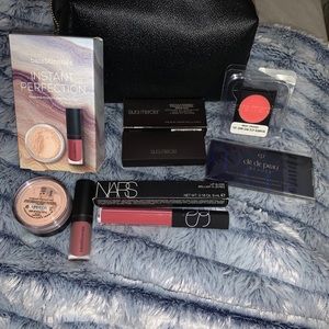 Makeup bundle